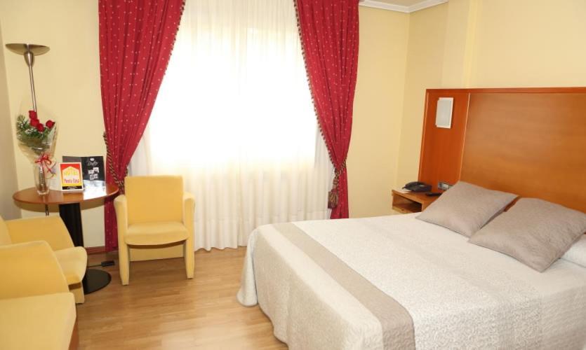 Motel Punta Cana Sigueiro Eksteriør bilde